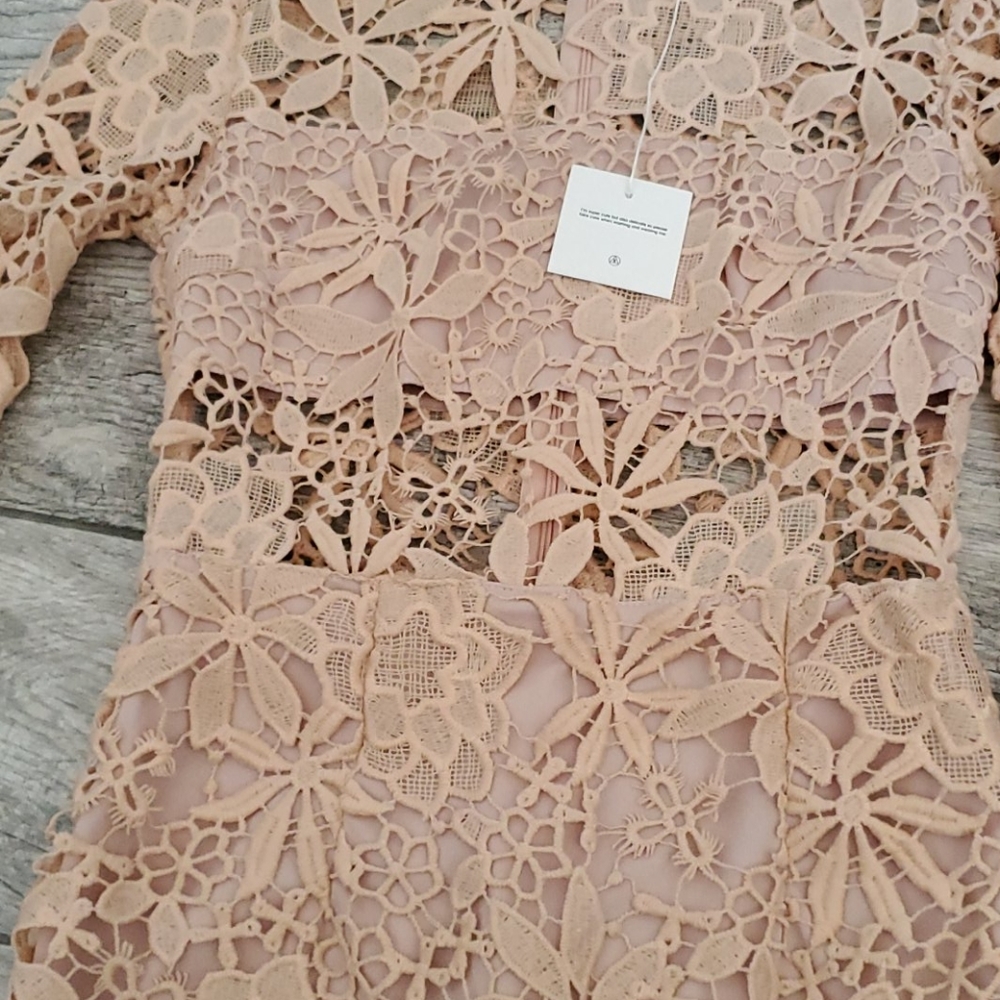 Floral lace bell sleeve dress sz 2 - Picture 5 of 10